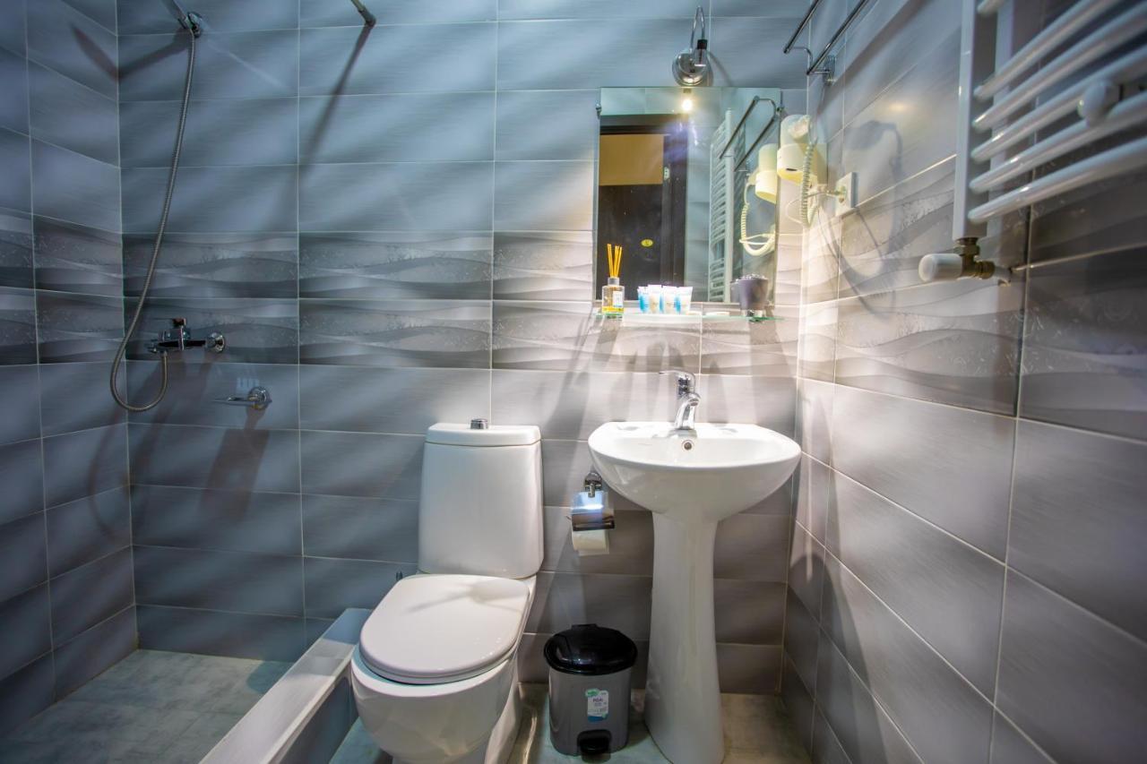 Peradia Hotell Kutaisi Exteriör bild