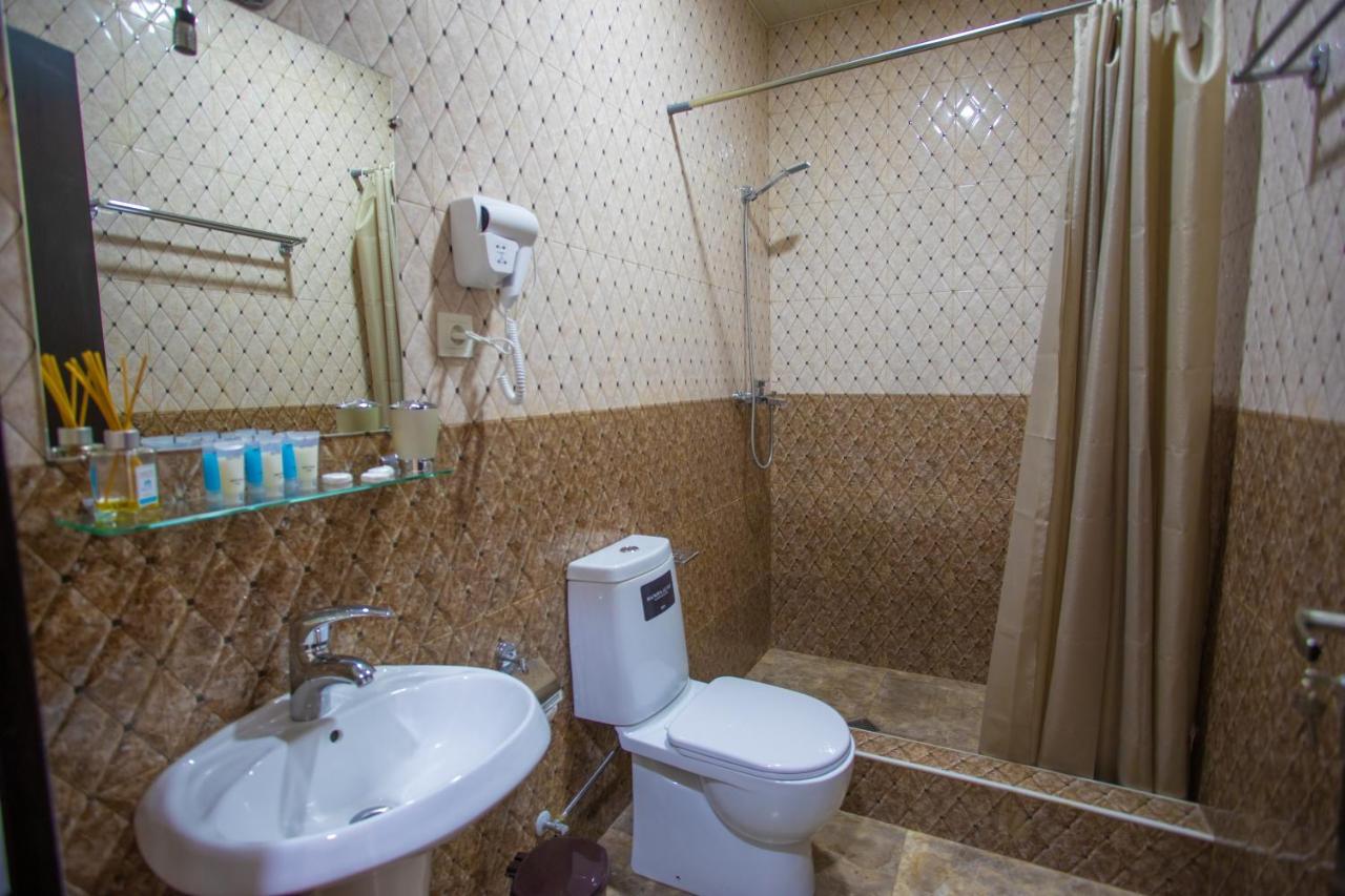 Peradia Hotell Kutaisi Exteriör bild